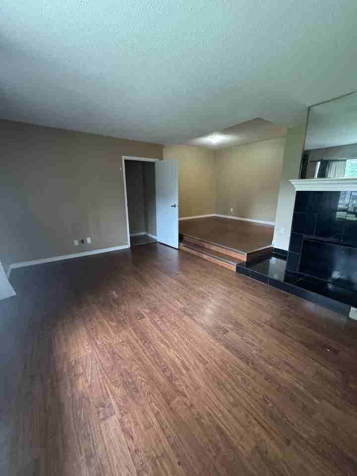 100 Scotswood Drive 19 - Photo 4 of 16