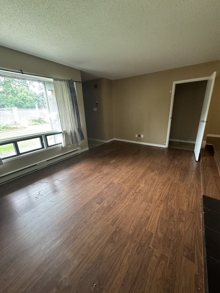 100 Scotswood Drive 19 - Photo 5 of 16
