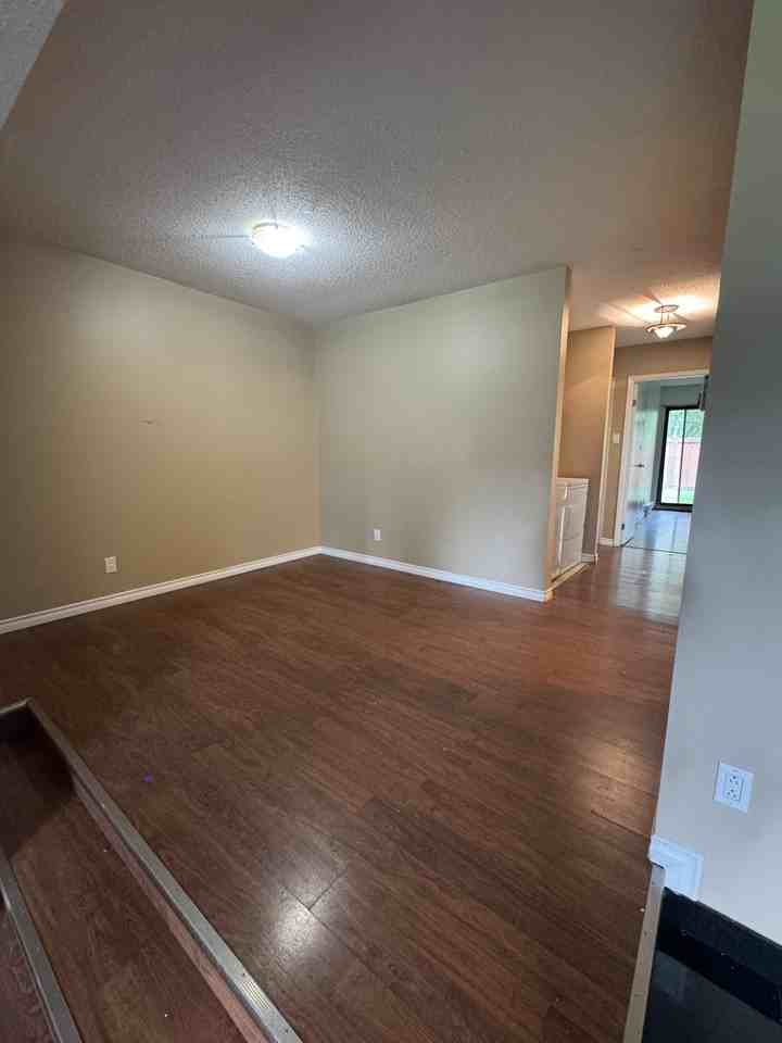 100 Scotswood Drive 19 - Photo 6 of 16
