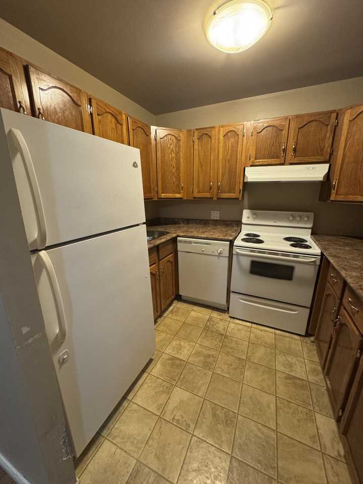 100 Scotswood Drive 19 - Photo 7 of 16