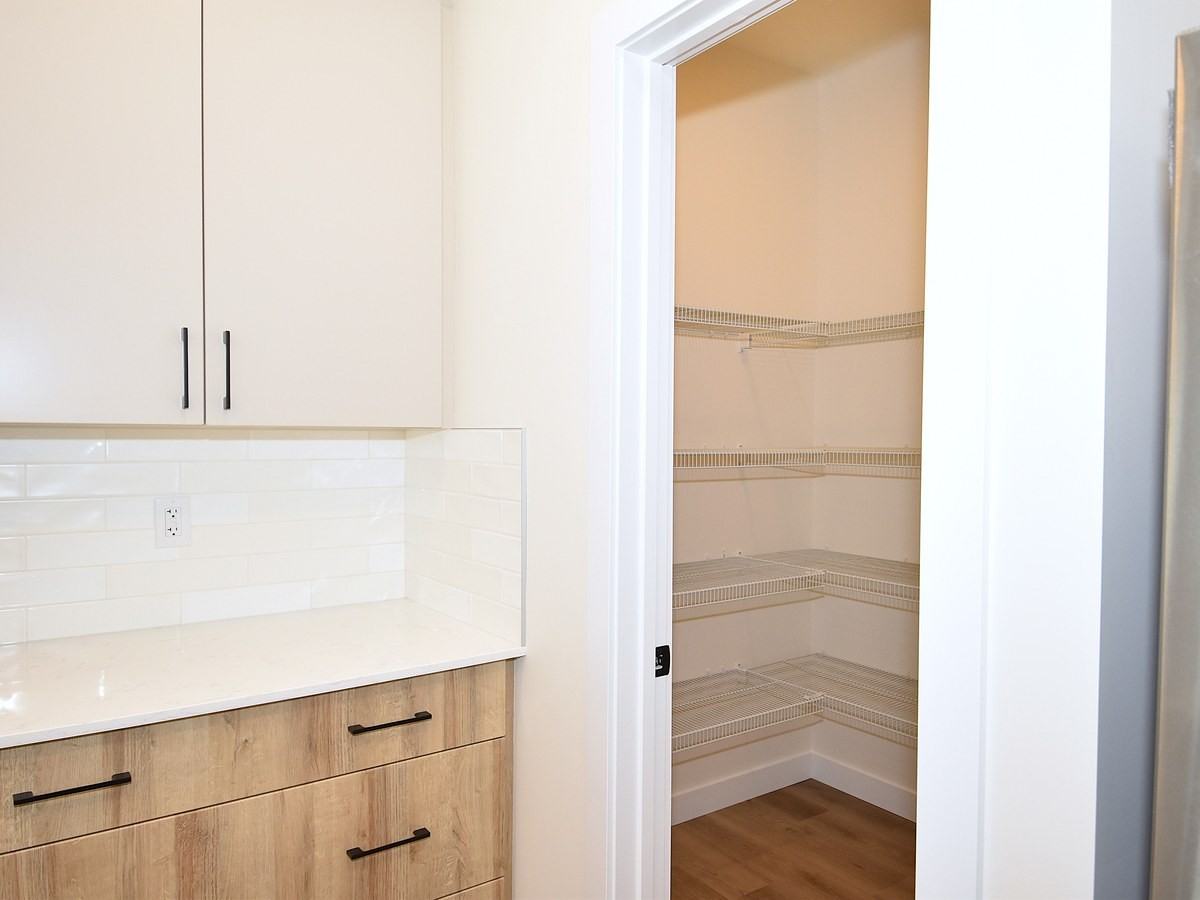2603 5 Ave Sw - Photo 6 of 50