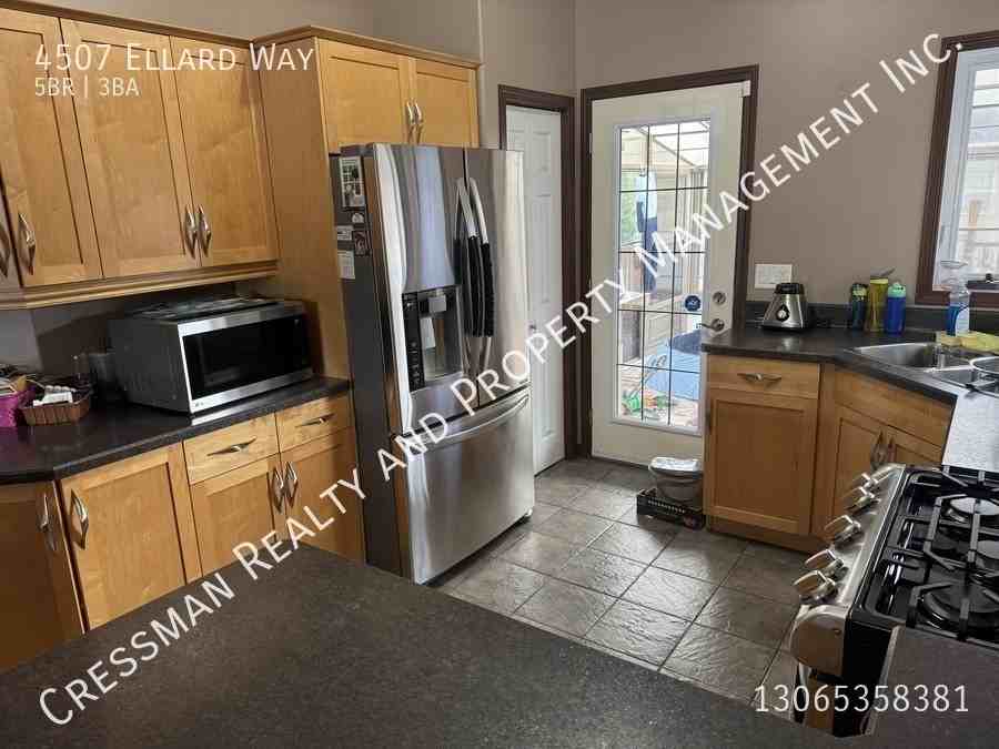 4507 Ellard Way - Photo 4 of 17