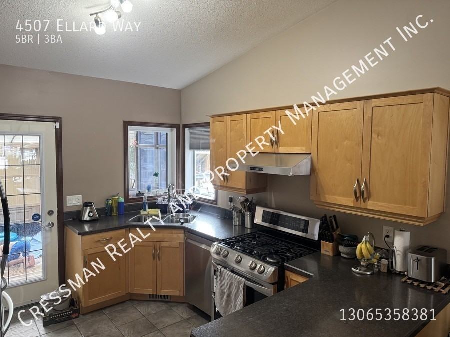 4507 Ellard Way - Photo 6 of 17