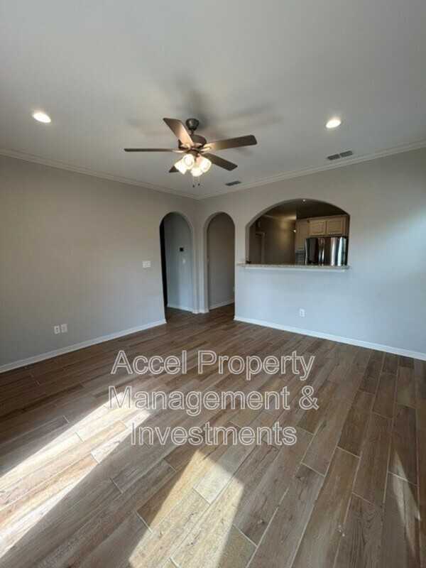 8410 N 33rd Ln - Photo 3 of 15