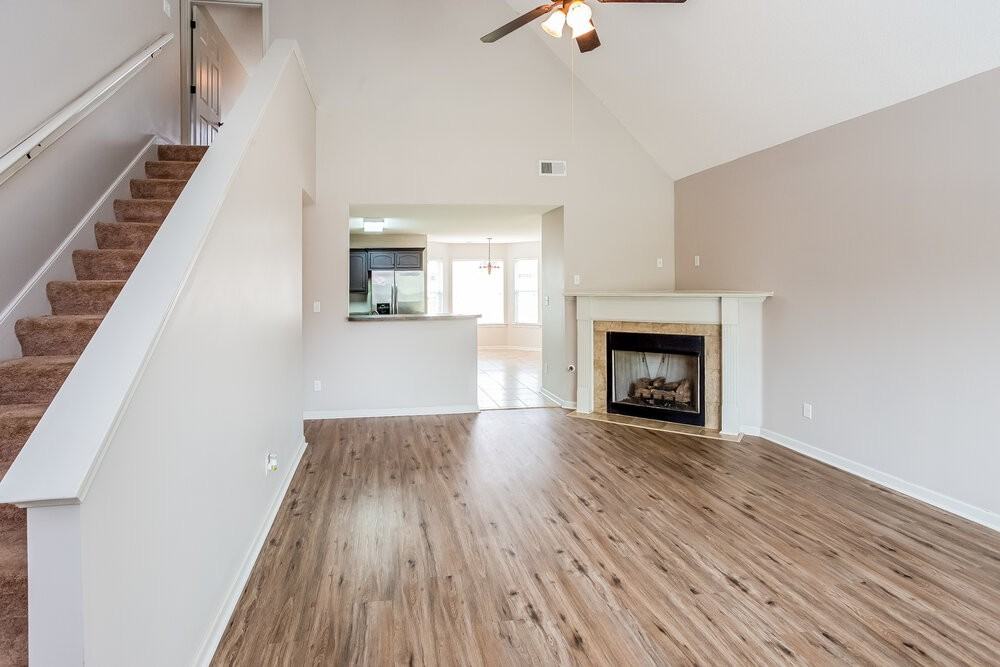 7911 Ridgedale Dr - Photo 5 of 17