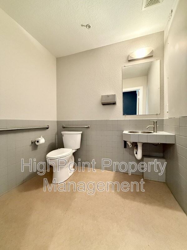 11858 Bradburn Blvd - Photo 6 of 21