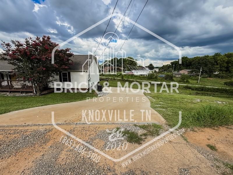 1731 Lively Rd - Photo 3 of 36