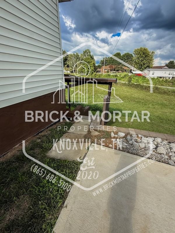 1731 Lively Rd - Photo 4 of 36