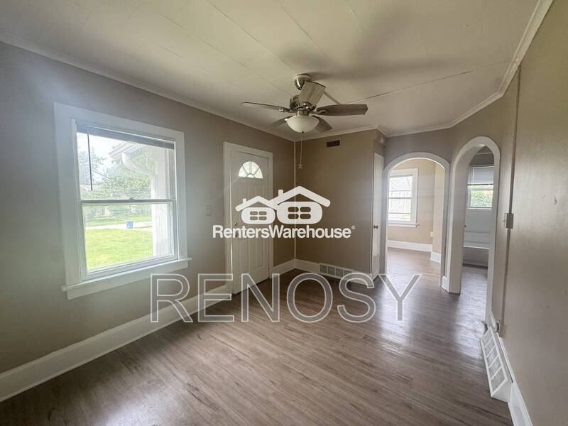 1685 Northwest Dr - Photo 3 of 21