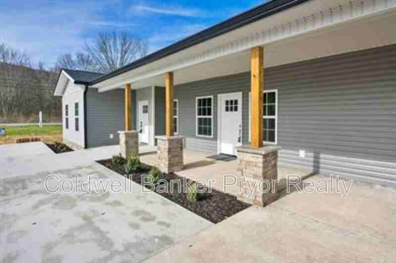 27 Michigan Ln - Photo 3 of 31