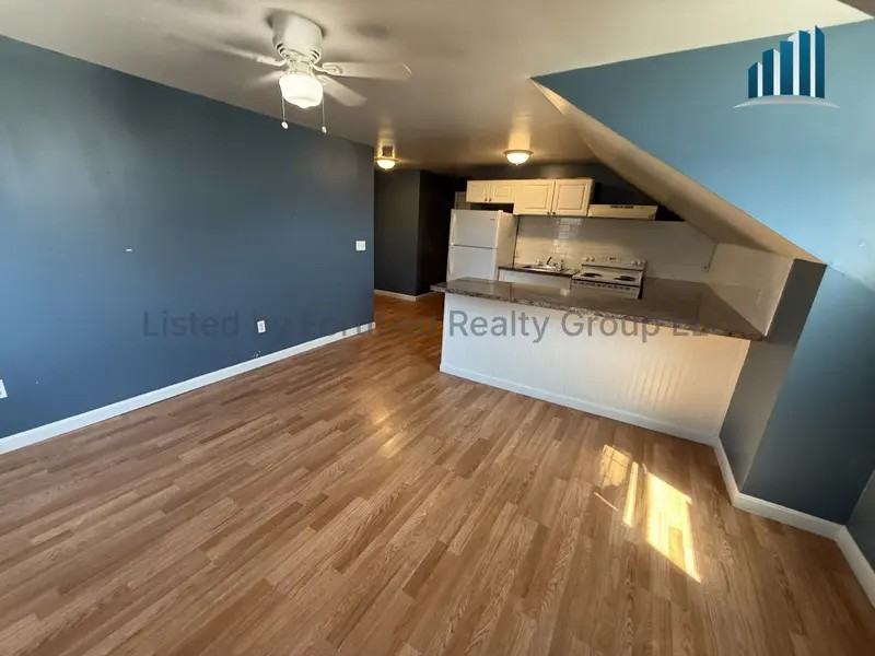 550 Maple St #3F - Photo 2 of 15