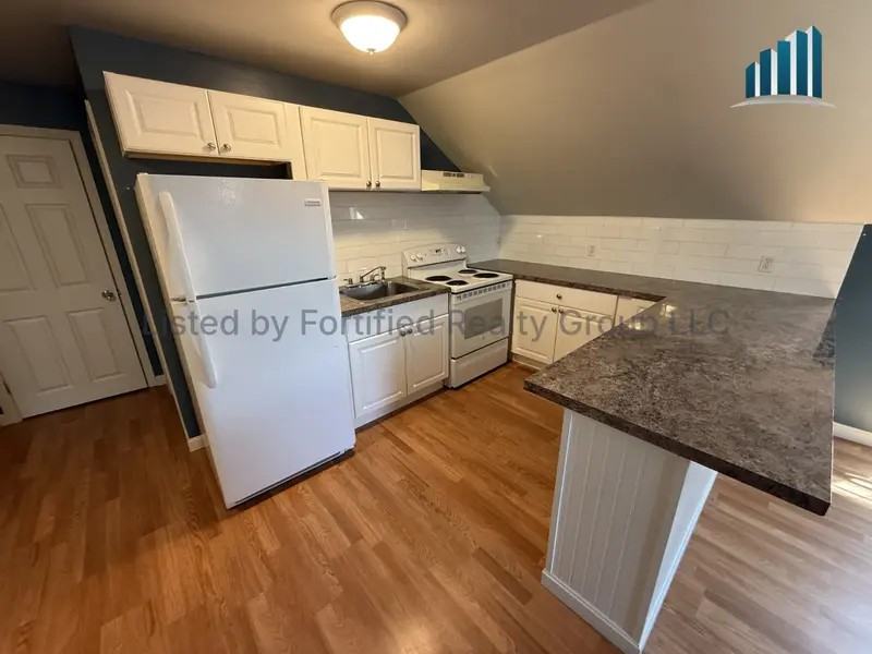 550 Maple St #3F - Photo 3 of 15