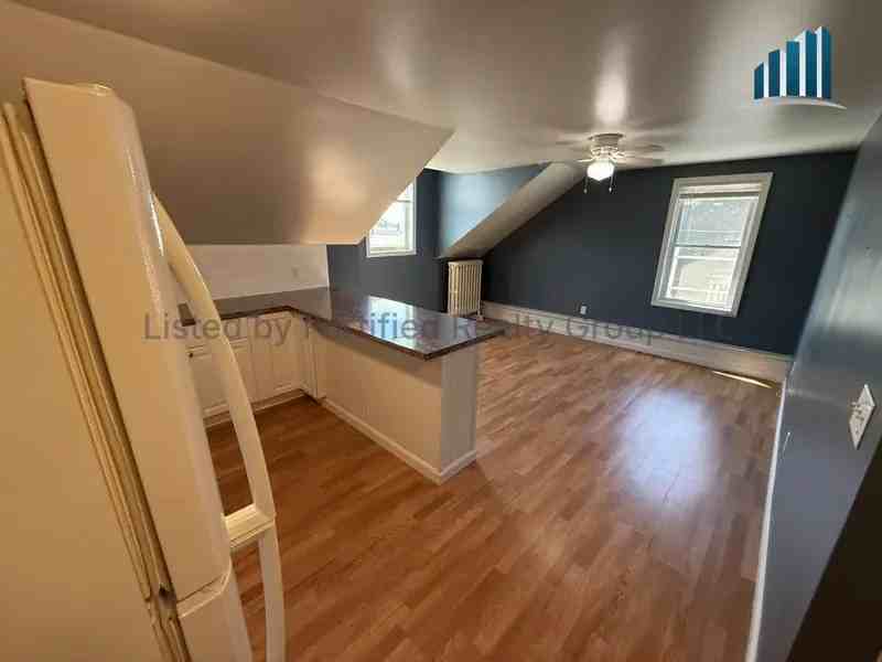 550 Maple St #3F - Photo 4 of 15