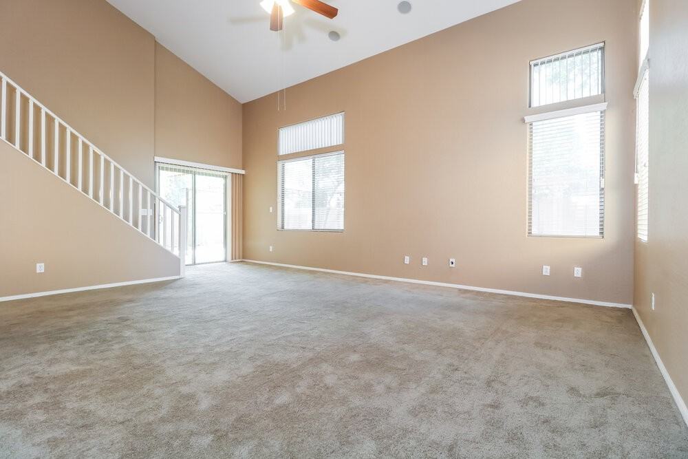 3116 S 82nd Ln - Photo 4 of 17