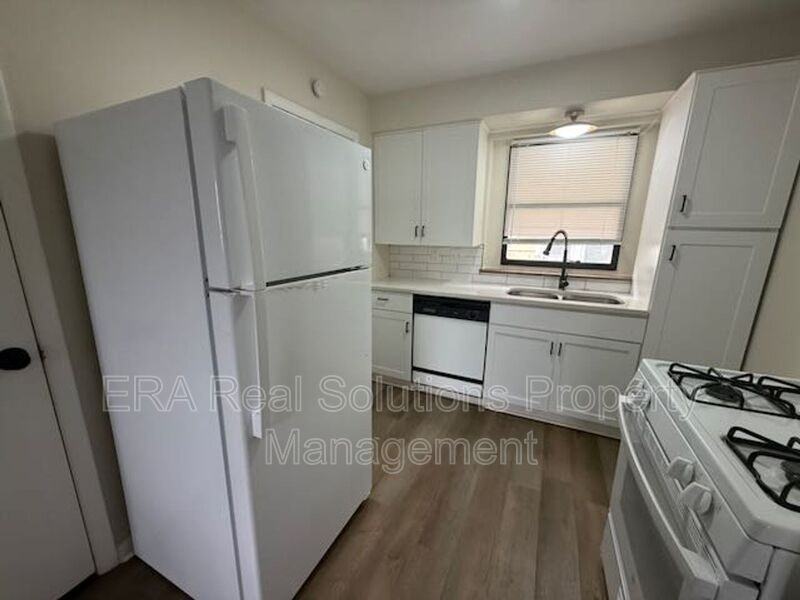 221 Dana Ave #D - Photo 3 of 6