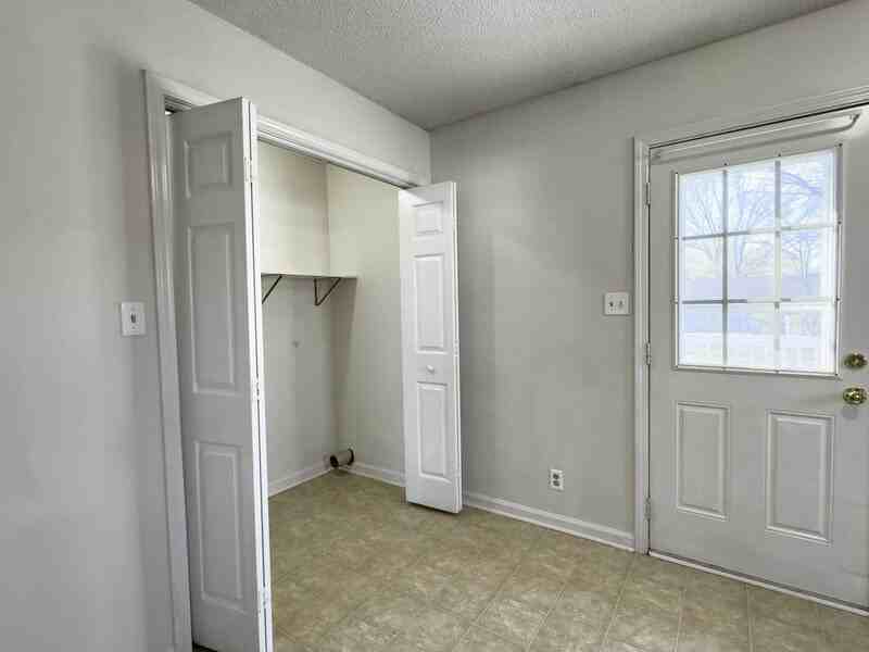 1028 Bush Ave - Photo 6 of 30