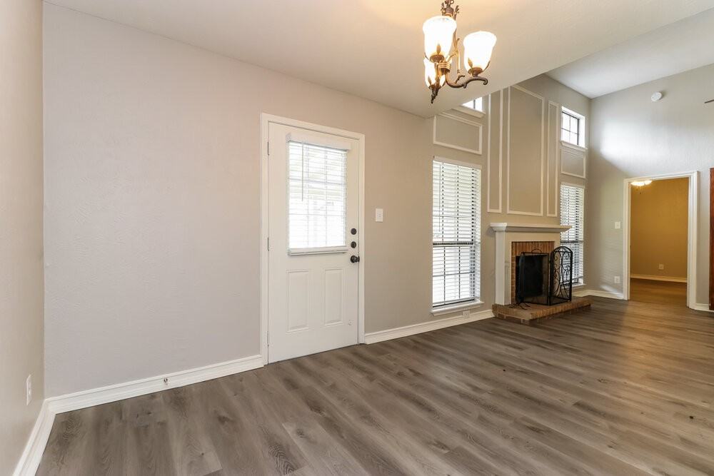2321 Clareton Dr - Photo 3 of 16