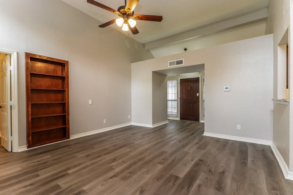 2321 Clareton Dr - Photo 4 of 16