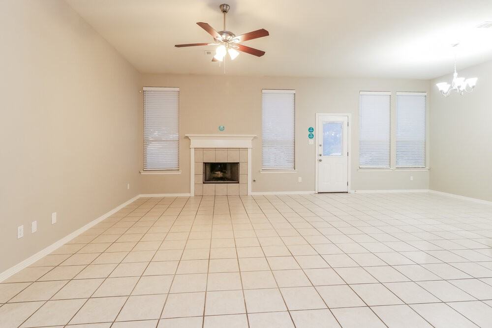 2307 Jefferson Crossing Dr - Photo 4 of 19