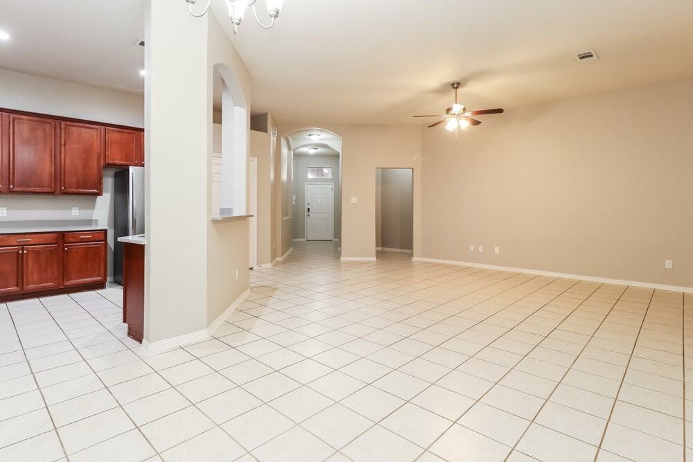 2307 Jefferson Crossing Dr - Photo 7 of 19