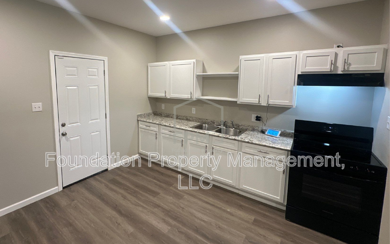 772 Pearce St - Photo 3 of 16