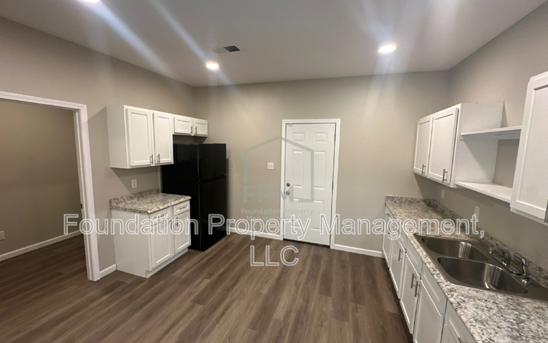 772 Pearce St - Photo 4 of 16