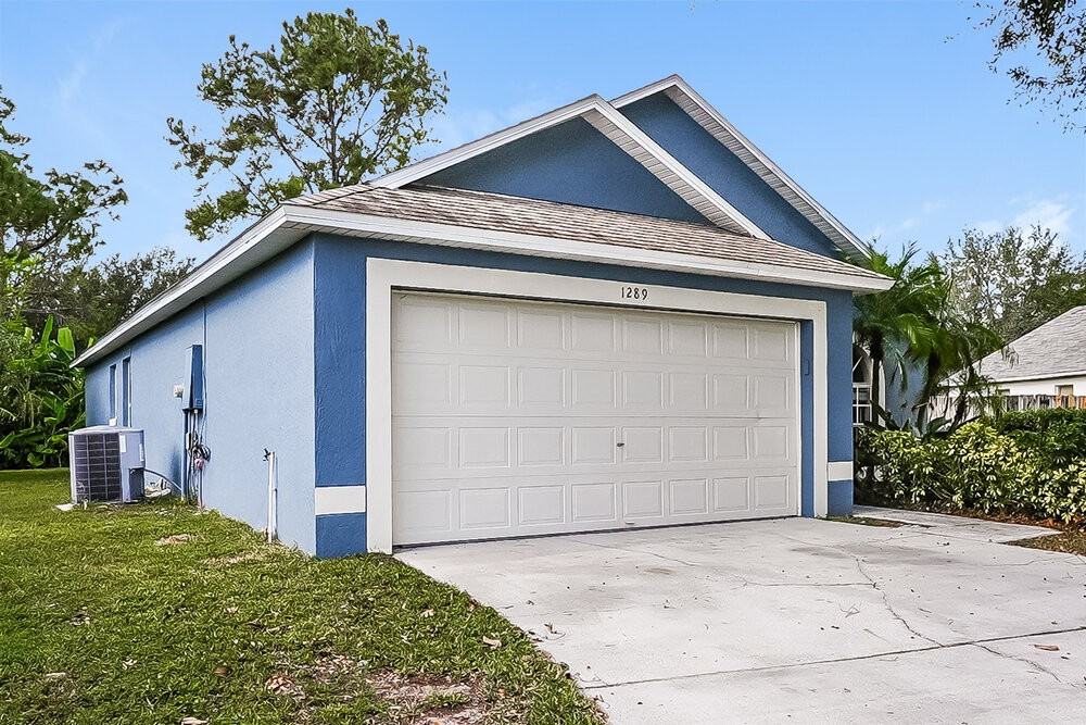 1289 Himalayan Ct - Photo 3 of 16