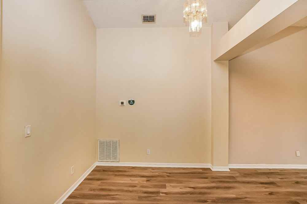 1289 Himalayan Ct - Photo 5 of 16