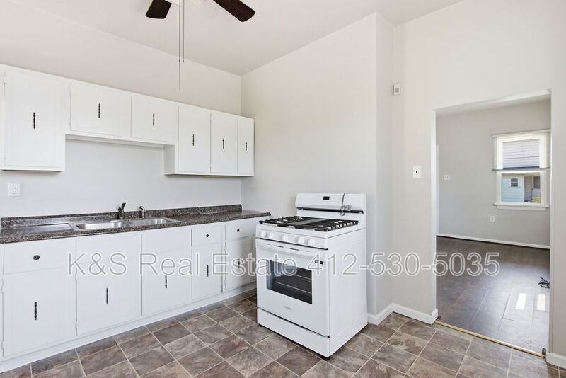 433 28th St - Photo 2 of 11