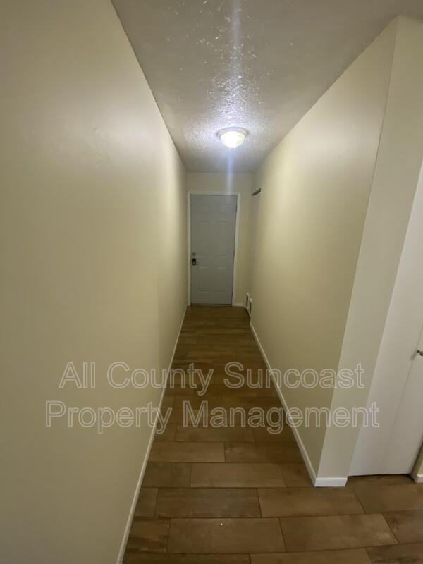 6009 71st St N - Photo 3 of 8