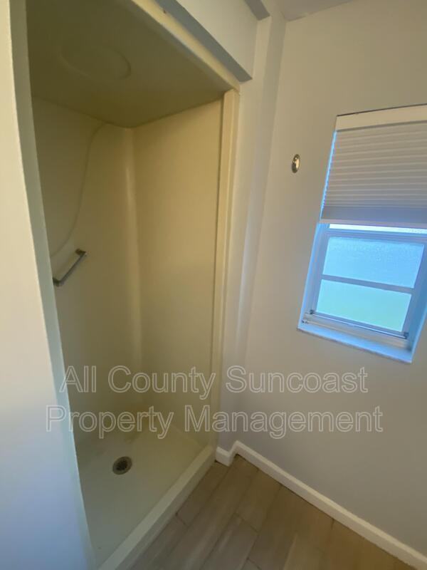 6009 71st St N - Photo 5 of 8
