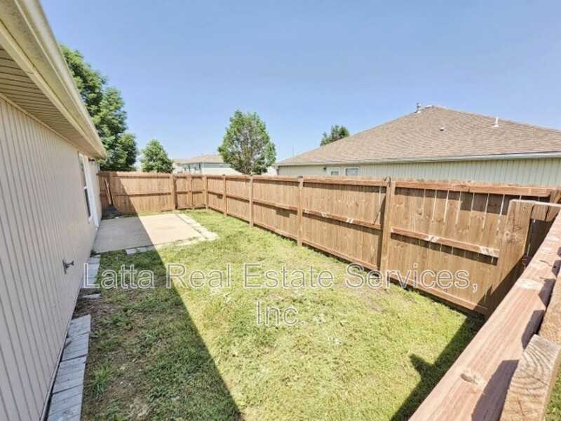 1207 173rd St - Photo 2 of 12