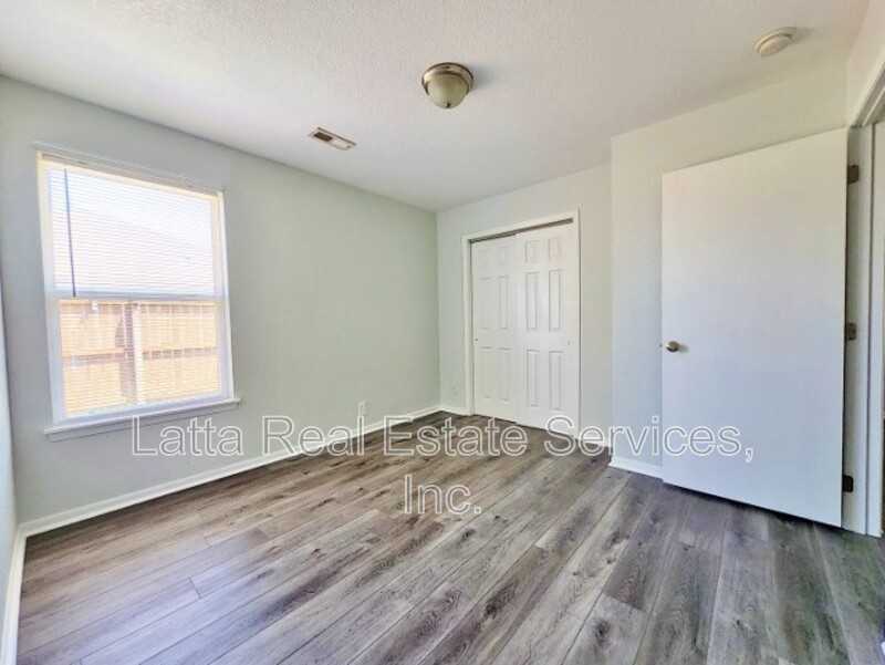 1207 173rd St - Photo 7 of 12