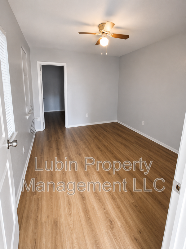 2455 Douglass Ave - Photo 4 of 6