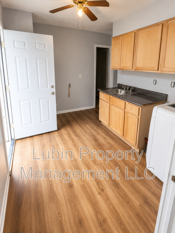 2455 Douglass Ave - Photo 6 of 6