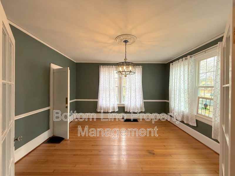 613 S York St - Photo 7 of 36