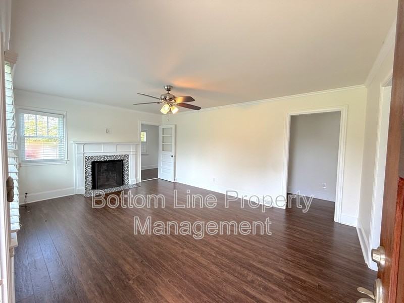 114 W College St - Photo 3 of 17