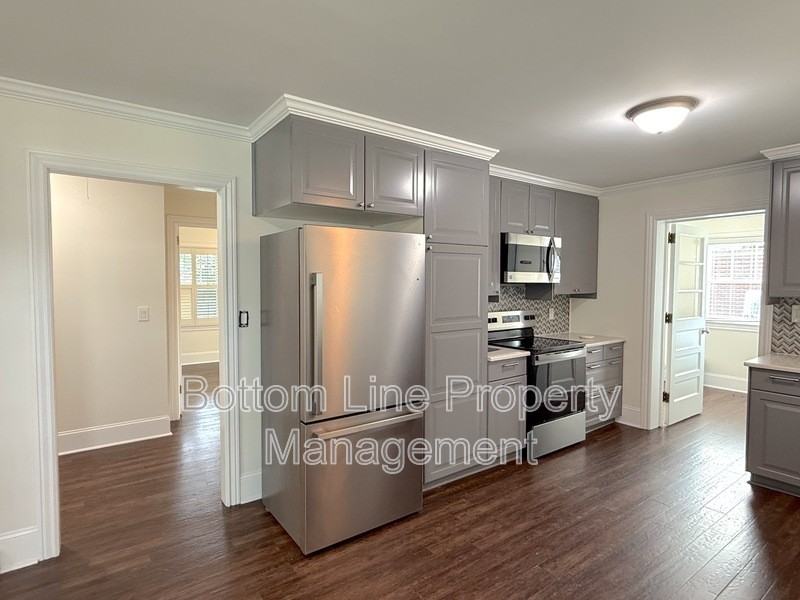 114 W College St - Photo 6 of 17