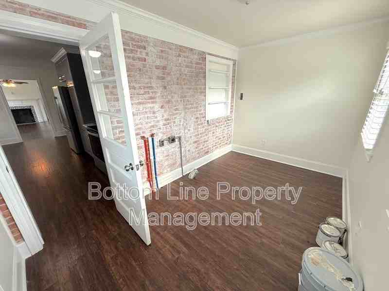 114 W College St - Photo 7 of 17