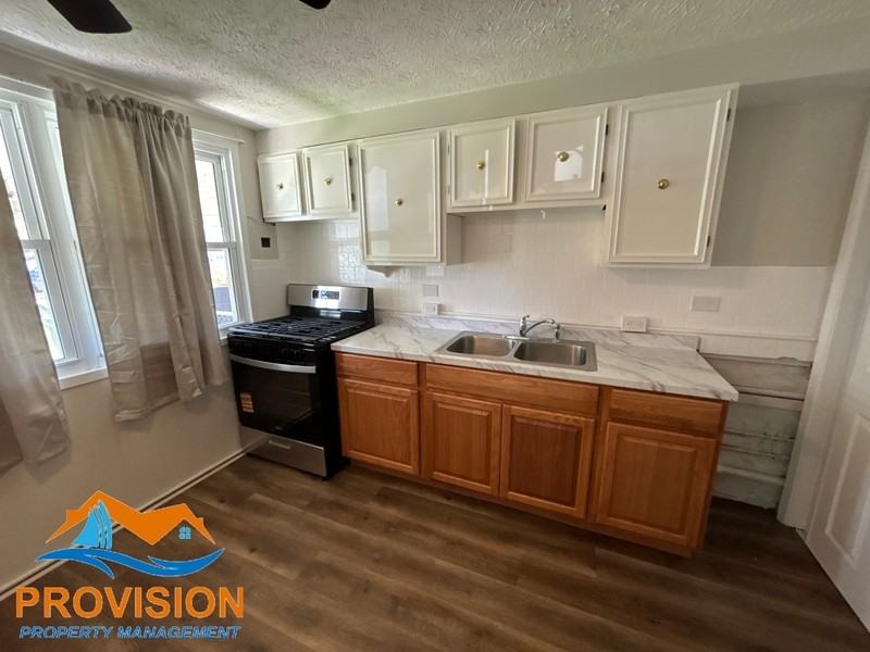2921 Freeway - Photo 4 of 18