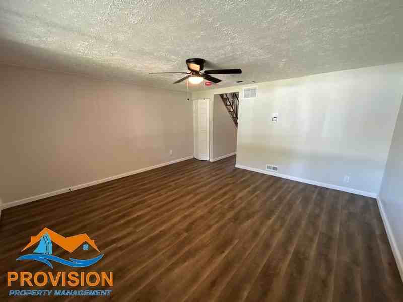 2921 Freeway - Photo 6 of 18