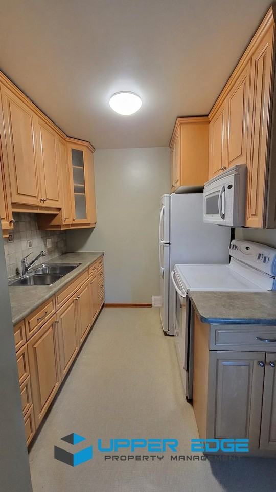 721 Oakdale Drive - Photo 3 of 20