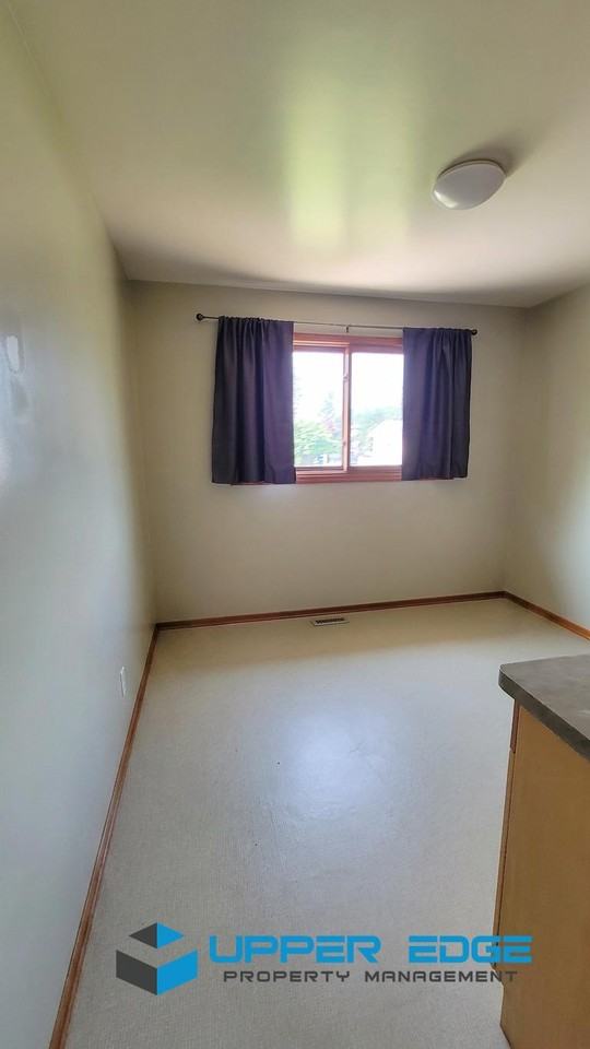 721 Oakdale Drive - Photo 6 of 20