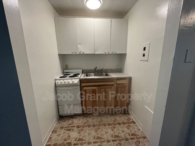675 Tiger Ave #12 - Photo 5 of 7