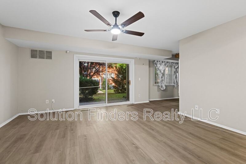 211 Crocker Dr #B - Photo 5 of 26