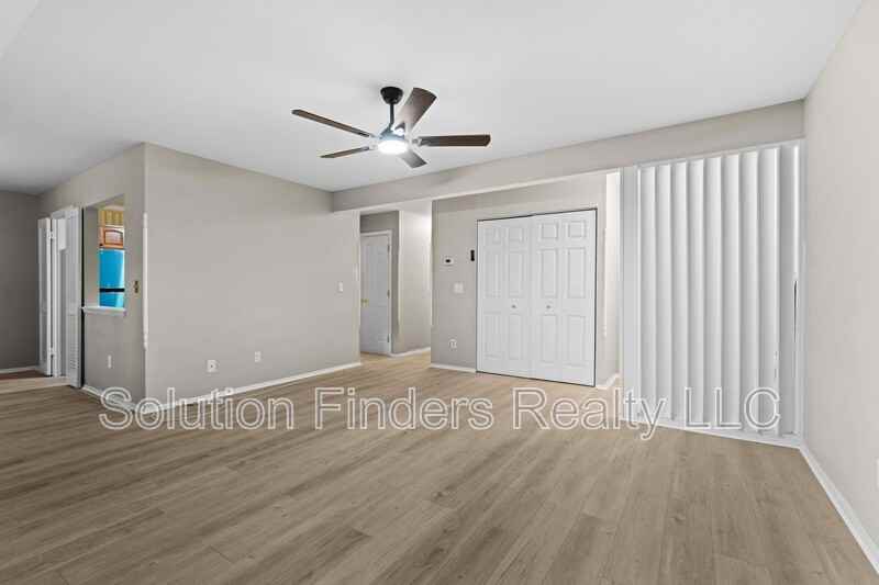 211 Crocker Dr #B - Photo 6 of 26
