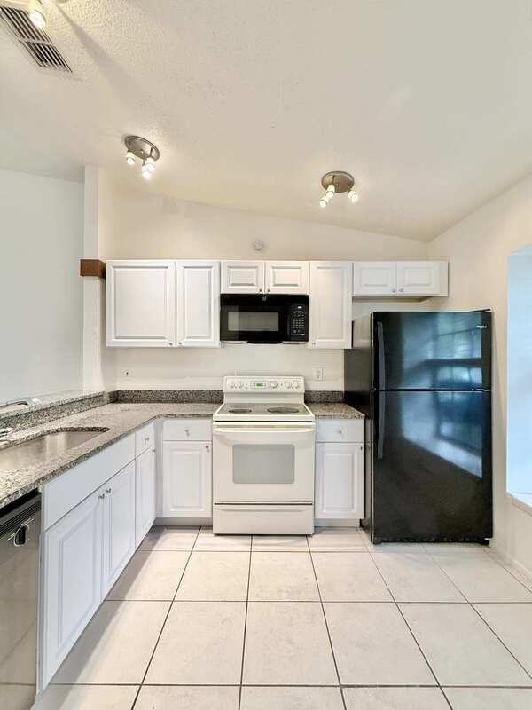 599 Capistrano Ct - Photo 5 of 49