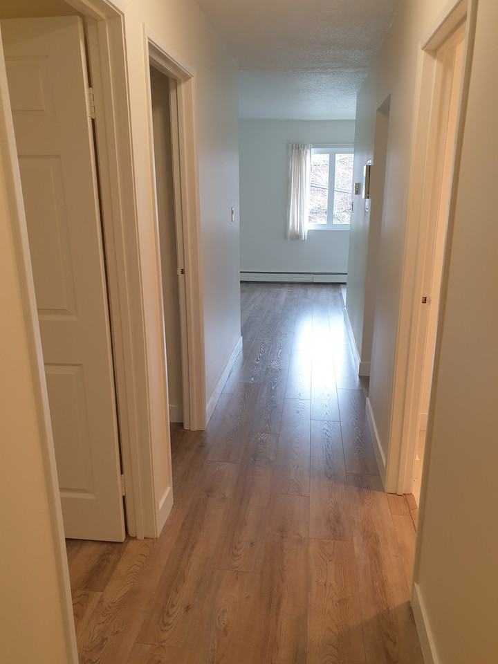 477 Howard Avenue - Photo 6 of 15