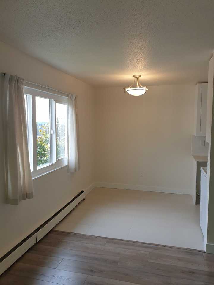 477 Howard Avenue - Photo 7 of 15