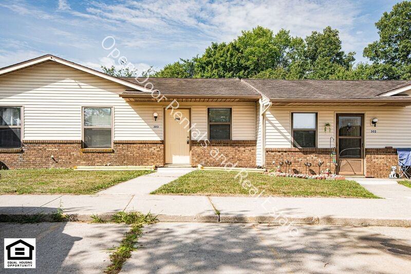 303 Autumn Hills Dr - Photo 2 of 14